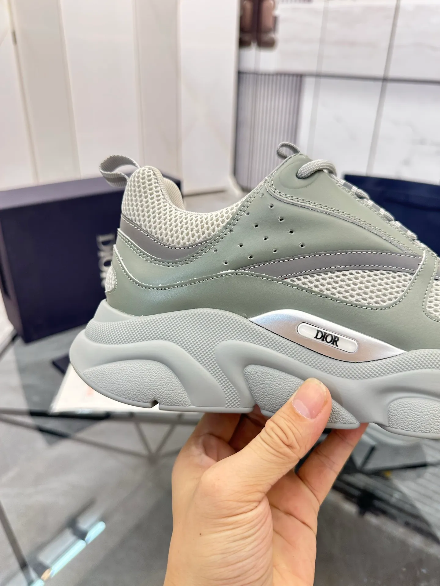 Men's shoes: 💰P460¥ Ready in Guangzhou, fully packaged Product trademark: Dior* "Dior*" low-top casual shoes Regular size: 38-46 (can be customized to 47) B22 Product materials: imported cowhide leather upper spliced ​​with original fabric, breathable lining, original outsole. Number: 920